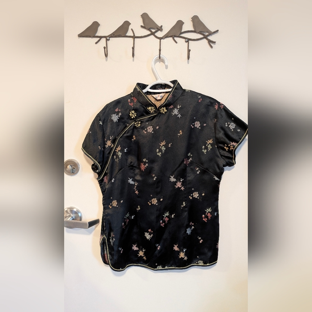 Vintage Floral Embroidered Black Qi Pao